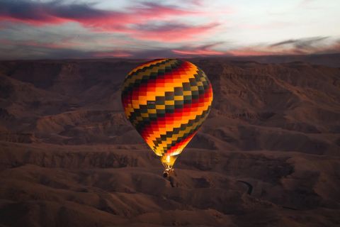 Луксор: полет на воздушном шаре над реликвиями Луксора