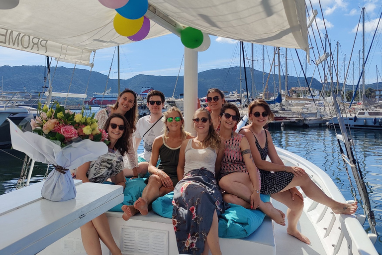 Porto-Vecchio: Boat Tour with Meal and Swim Stops Porto-Vecchio: Private Boat Tour with Meal and Swim Stops