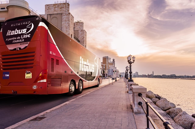 Florence: Bus Transfer to/from Rome with Wi-Fi and Sockets