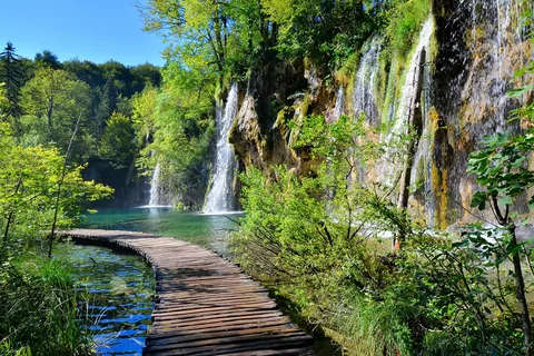 De Split: Excursão de um dia com guia de turismo aos Lagos Plitvice