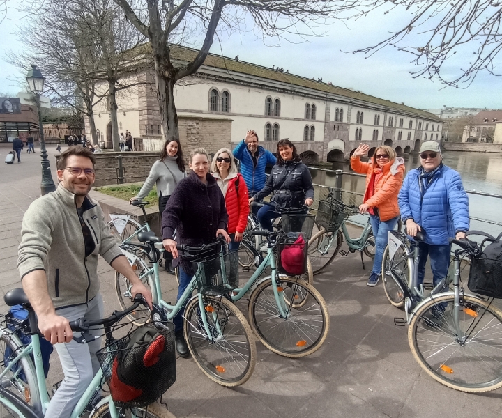 Excursão de bicicleta guiada pelo centro da cidade de Estrasburgo com um local