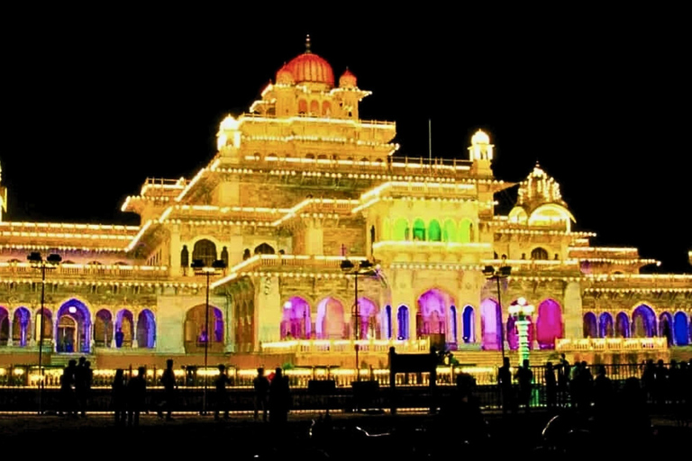 Heritage Walking Tour of Jaipur with Food Tasting