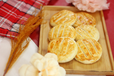 Hong Kong: Traditional Chinese Baked Goods DIY Workshop Guangdong Wife Cake