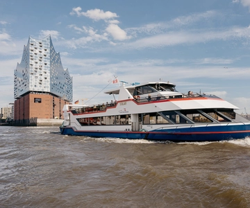Hamburg: Grand Harbor Tour with the Passenger Ship
