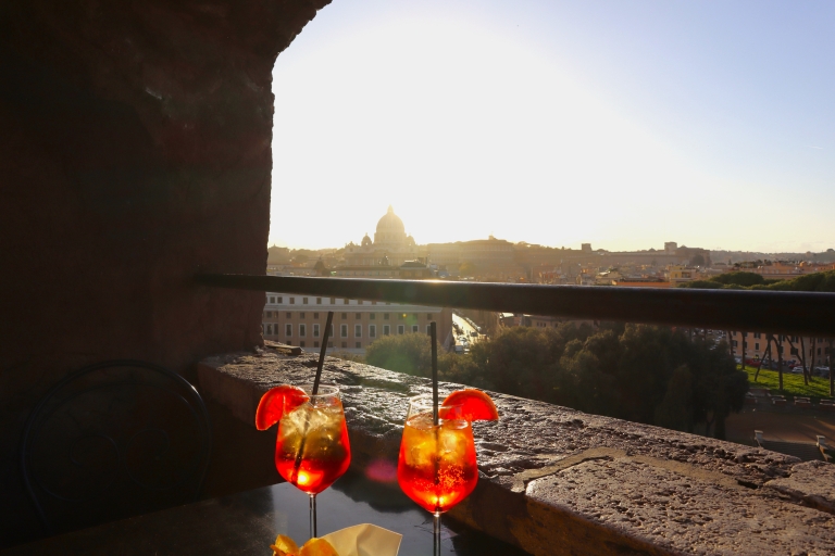 Roma: secretos bajo la visita guiada de Castel Sant'AngeloTour guiado con bebidas en la terraza