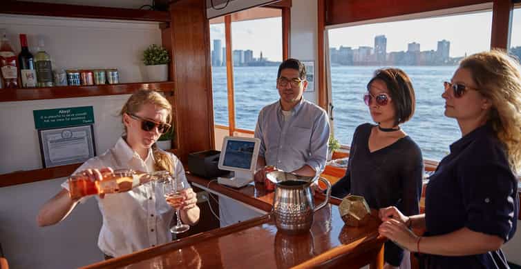 NYC: Sunset Cruise on a Small Yacht with a Drink