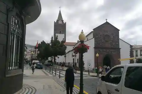 Funchal: Visita Guiada Privada del Centro Histórico en Tuk Tuk