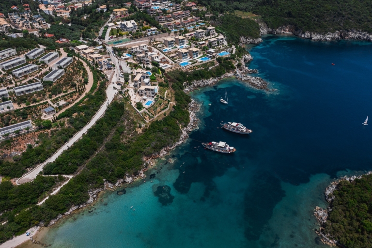 Korfu: całodniowy rejs po Błękitnej Lagunie z Benitses lub LefkimmiCałodniowy rejs z portu Benitses