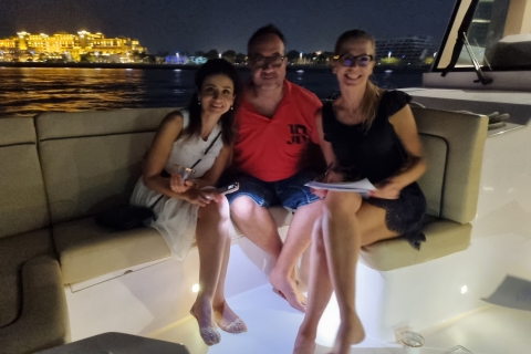 Dubai: luxe rondvaart met eten en drinkenDubai: luxe rondvaart met eten en sterke dranken