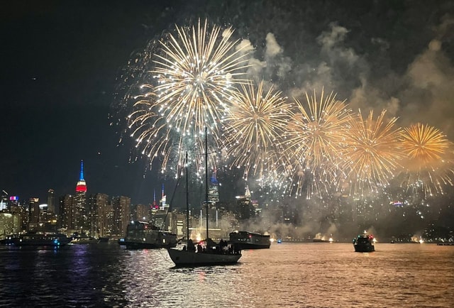 NYC: July 4th Fireworks Cruise with Gourmet Hors D’oeuvres