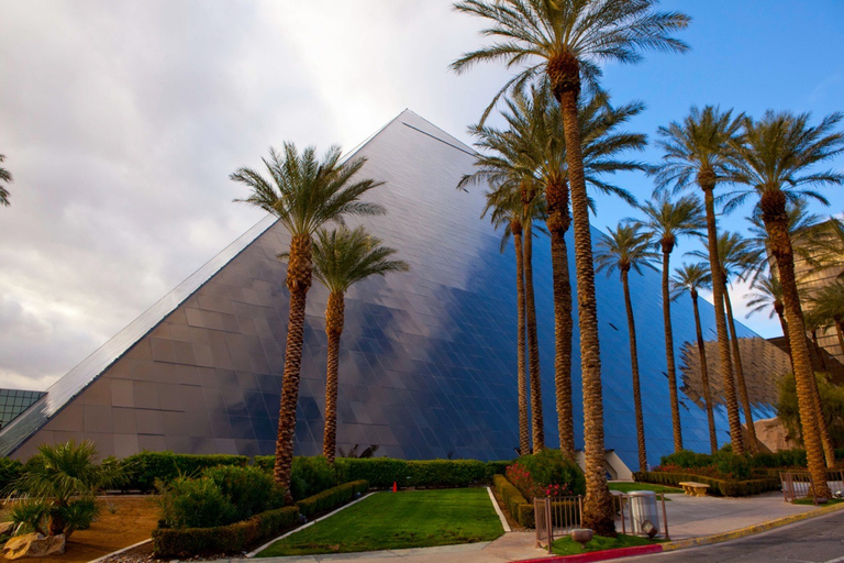 لاس فيجاس: جولة ليلية في قطاع لاس فيجاس مع مرشد إسبانيلاس فيغاس: جولة ليلية في قطاع لاس فيغاس باللغة