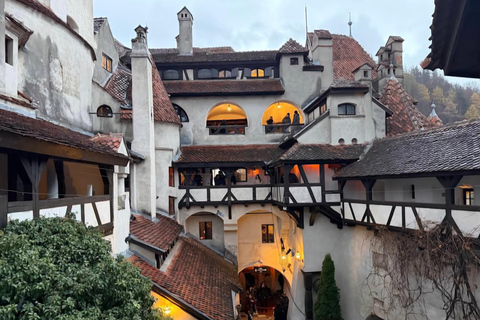 Bucharest: Dracula's Castle, Brasov & Peles Castle Day Trip