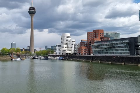 Düsseldorf: Segway City Tour with Local Guide