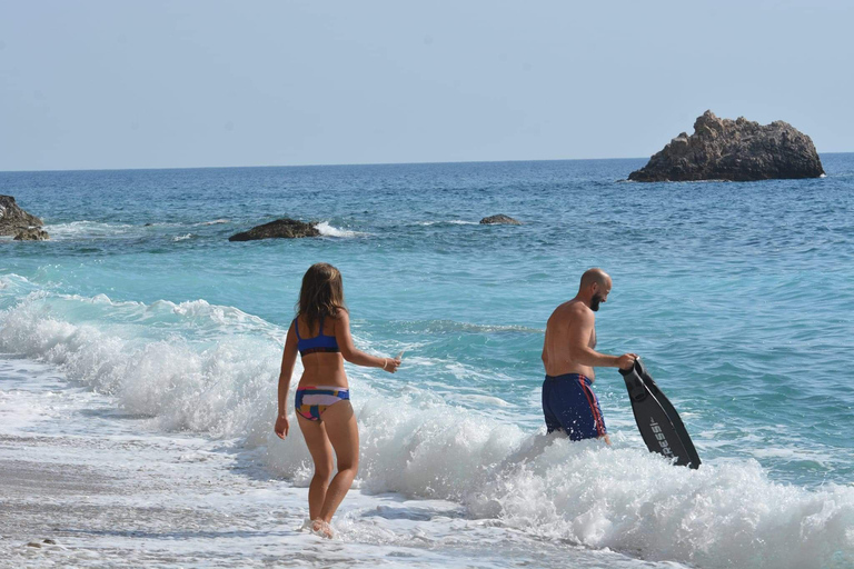 Baai van Budva: Rondvaart met snorkelen en sightseeingtour