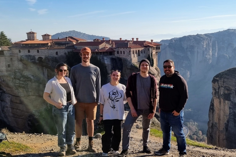 Desde Atenas: Excursión Privada de 2 Días por Delfos y Meteora