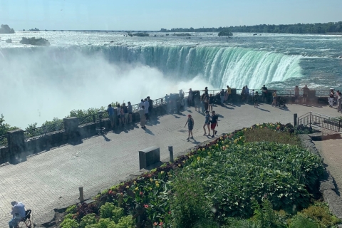 Niagarafälle: Bootsfahrt & Reise hinter die Fälle TourReise hinter die Wasserfälle & Bootsfahrt mit Tour