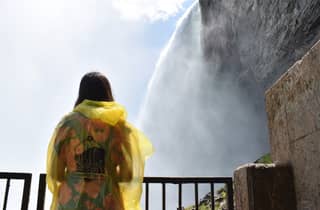 Niagarafälle: Erste Hinter-den-Fällen-Tour & Bootsfahrt