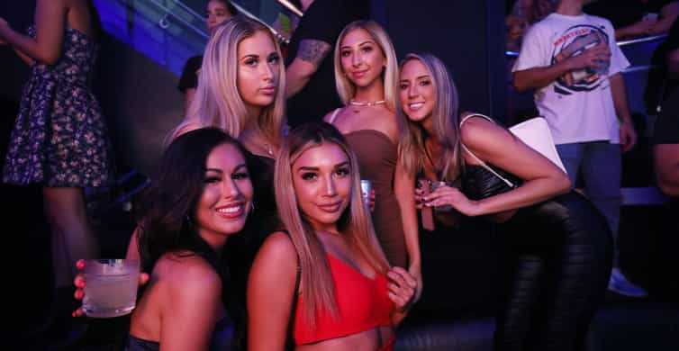 Miami: Party Bus, Club Entry, and Open Bar Night Experience