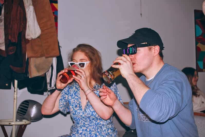 Krakov Kazimierz Bar Crawl s hrou Pub Golf Drinking Game GetYourGuide