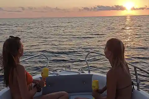 Tropea: Sunset Cruise to Capo Vaticano with Aperitif