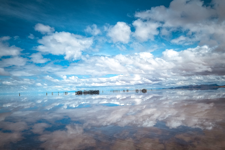 From La Paz: 5Day Tour Uyuni + Andean Lagoons with Bus Ride