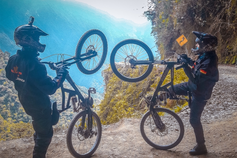 Au départ de La Paz : 3 jours de randonnée à vélo sur la route de la mort et les salines d'Uyuni