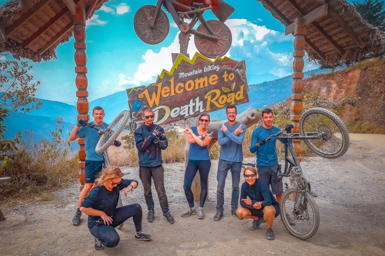 Au départ de La Paz : 3 jours de randonnée à vélo sur la route de la mort et les salines d'Uyuni