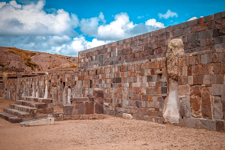 La Paz: Tiwanaku Shared Tour with Lunch + Tour Guide