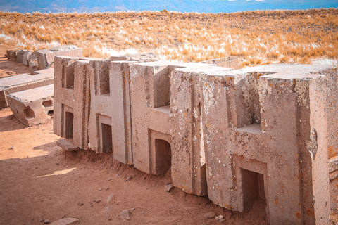 La Paz: Tiwanaku Shared Tour with Lunch + Tour Guide