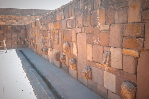 La Paz: Excursão compartilhada a Tiwanaku com almoço + guia de turismo