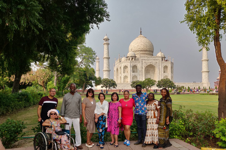 De Délhi: Passeio ao Taj Mahal no trem Gatimaan - Almoço em hotel 5 estrelasDe Délhi: Excursão em um ônibus de trem de 1ª classe com tudo incluído