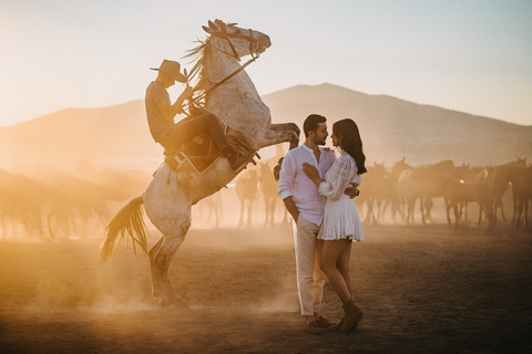 Capadocia: Sesión fotográfica privada con vestido volador al amanecer