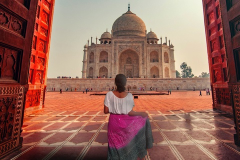 Agra: Tour privato guidato del Taj Mahal con ingresso al mausoleo