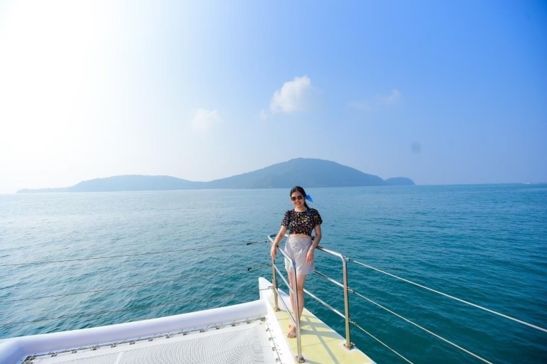Phuket : Excursion en bateau sur l'île de Coral avec coucher de soleilJournée complète à Racha et sur l'île de Corail et coucher de soleil en catamaran
