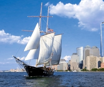 NYC: Statue of Liberty Day Sail with Onboard Bar