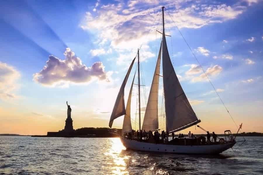 NYC: Klassischer Schoner aus den 1920er Jahren: Brunch, Tages- oder Sonnenuntergangsfahrt. Foto: GetYourGuide