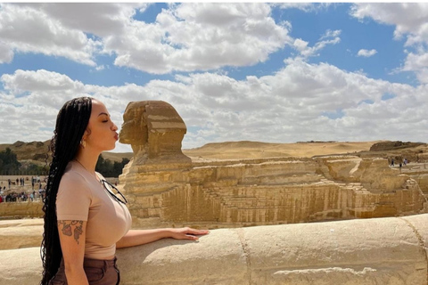 Guided Tour to Giza Pyramids, Sakkara and Memphis with Lunch