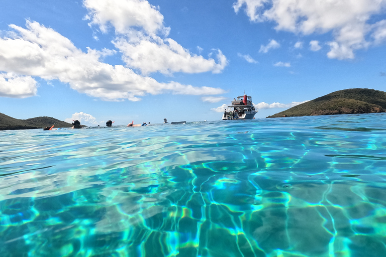 Fajardo: Paseo en barco por Culebra con snorkel, almuerzo y bebidas