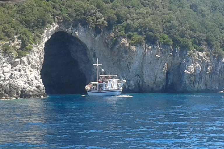 Van Corfu-stad: Syvota en Blue Lagoon-bootcruise van een hele dagCorfu: Syvota en Blue Lagoon-cruise