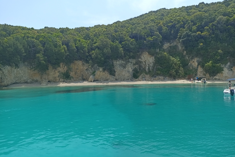 Van Corfu-stad: Syvota en Blue Lagoon-bootcruise van een hele dagCorfu: Syvota en Blue Lagoon-cruise