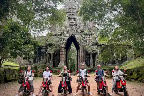 Siem Reap: excursão guiada de bicicleta elétrica por Angkor Wat com almoço local