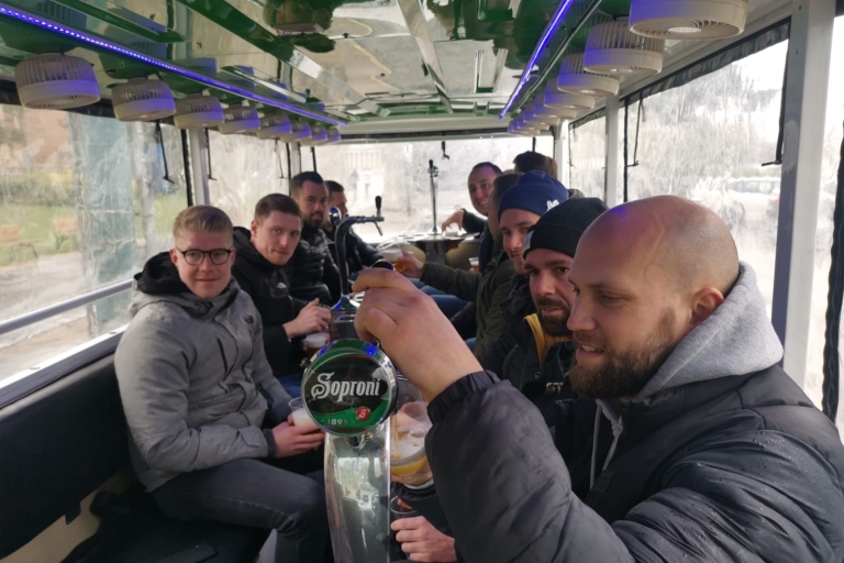 Boedapest: BeerBus Sightseeing Party TourE-BeerBus Sightseeing Party Tour - ticket