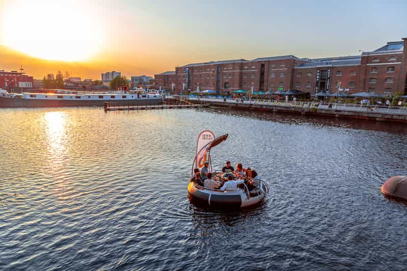 London: Scenic Boat Tour with BBQ