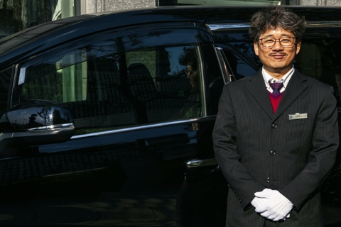 Prywatna usługa szoferska: Osaka do / z KiotoOsaka do Kioto: wykonawczy minivan