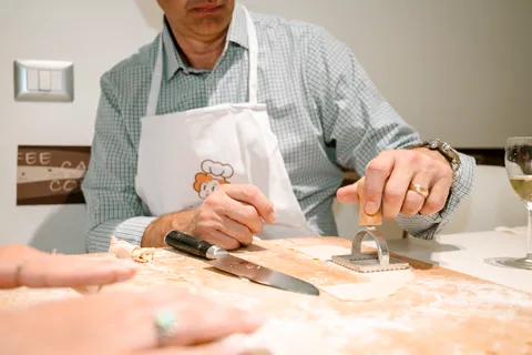 Varenna: Pasta & Tiramisu Cooking Class at a Local's Home