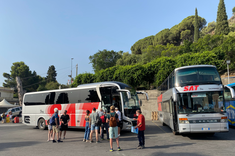 Da Taormina: Tour di un giorno dei crateri superiori dell&#039;EtnaDa Taormina: tour di un giorno ai crateri sommitali dell&#039;Etna