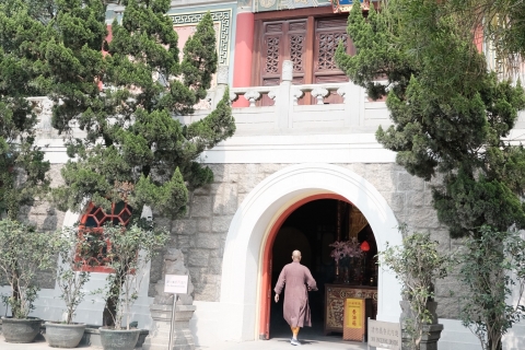 Hong Kong Tai O: Lantau, NP360, wycieczka po Dziedzictwie Wielkiego BuddyWycieczka grupowa: Kryształowa chata