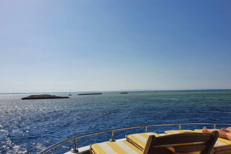 Hurghada: Elite vip snorkeling cruise with BBQ buffet lunchHurghada: Elite VIP Snorkeling Cruise with bbq Buffet Lunch