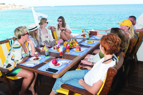 Hurghada: Cruzeiro de elite vip para mergulho com snorkel e almoço em buffet com churrascoHurghada: Cruzeiro de mergulho com snorkel VIP de elite com buffet de almoço com churras