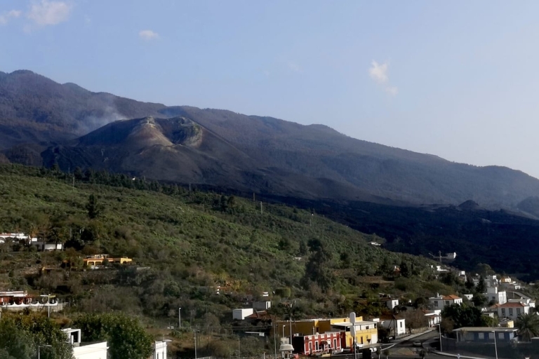 La Palma: rondleiding naar de nieuwe Tajogaite-vulkaan + transferBushalte Los Cancajos-Pick-up Pharmacy (dinsdag tot en met vrijdag)